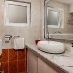 Lovely In With Wifi Holiday home *