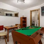 Lovely In With Wifi Holiday home *